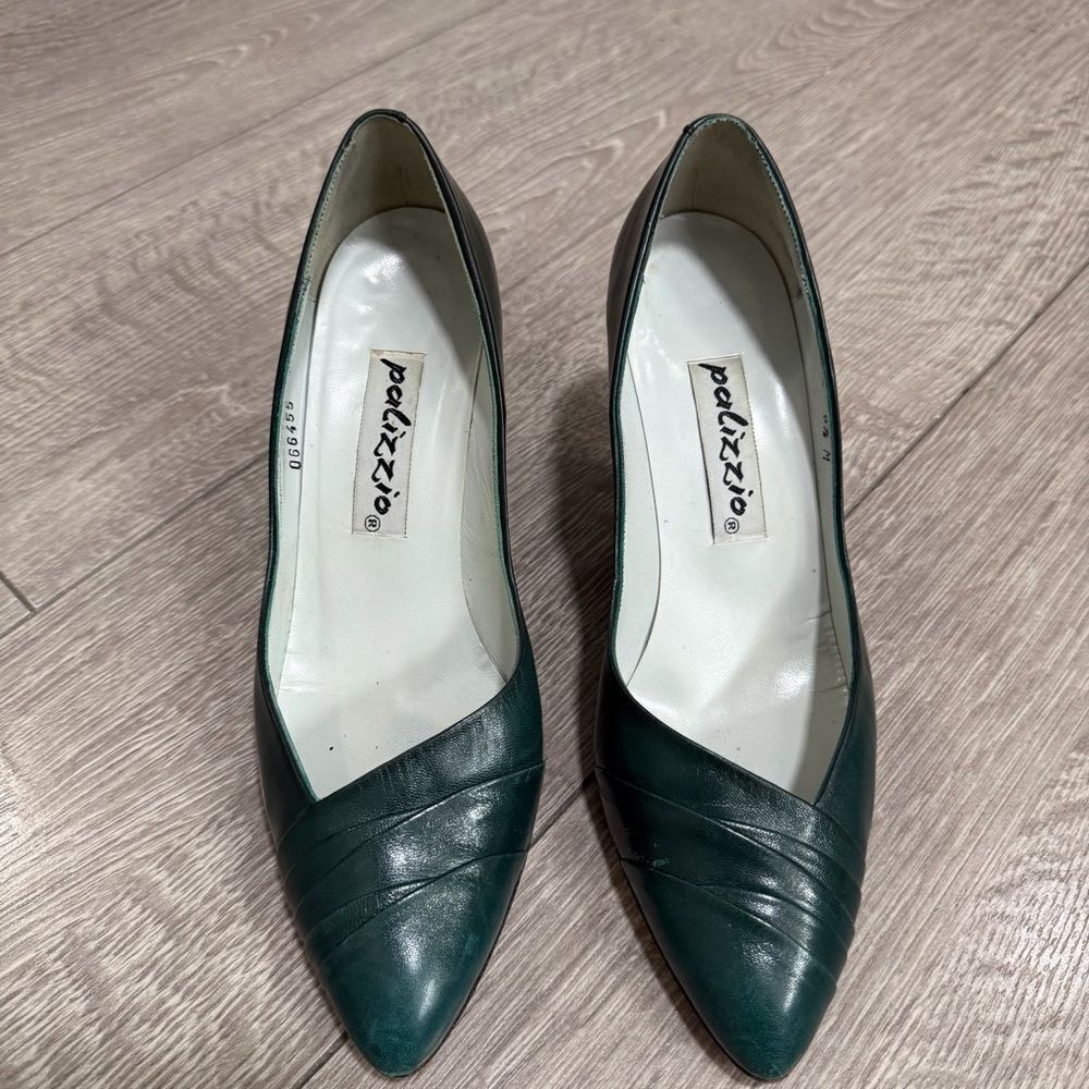 Palizzio Vintage Dark Green Leather Heels 
Model # 066455 Size 6½ M